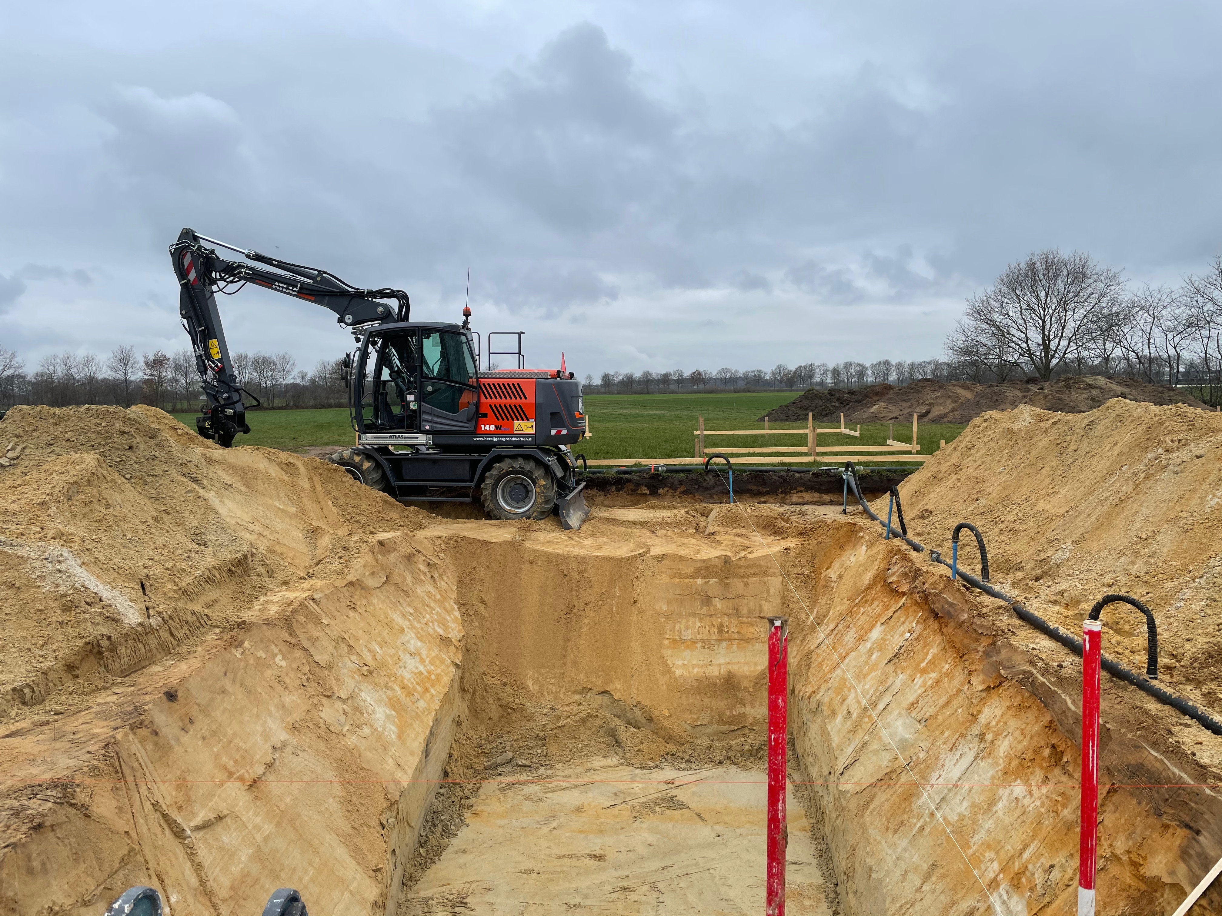 gat graven voor kelder nieuwbouw